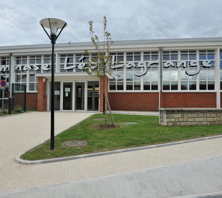 Façade de Léo Lagrange