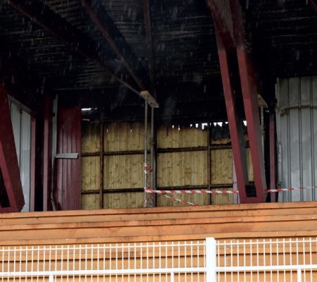 Sports - Incendie aux tribunes Delaune - Ville de Stains