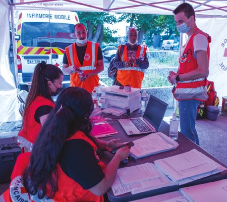 Covid-19 - La vaccination dans les quartiers se poursuit - Ville de Stains