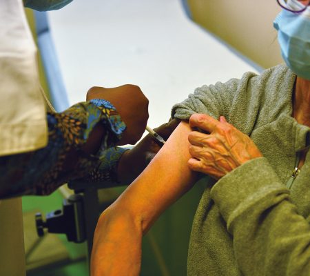 Covid - Vaccination : le CMS étend ses horaires d’ouverture - Ville de Stains